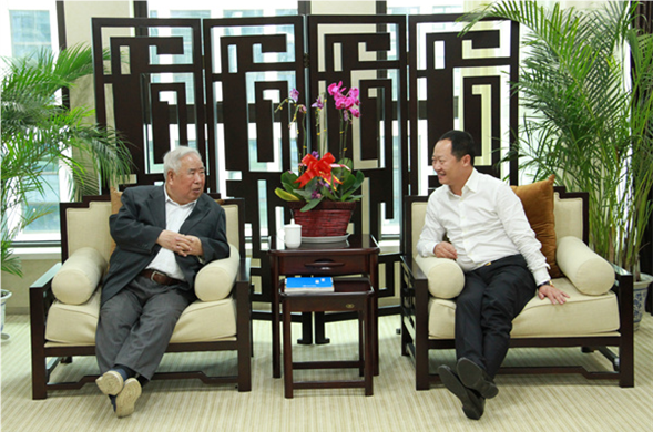 原建设部副部长李振东莅临新宝gg集团参观指导