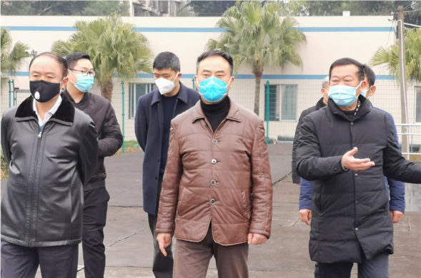 资阳市委常委、市政府常务副市长刘铁一行莅临资阳新宝gg检查指导疫情防控工作